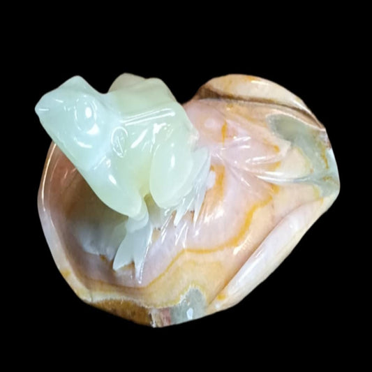 The Frog on a Lily Pad: Afghan Jade Frog Carving - CMP