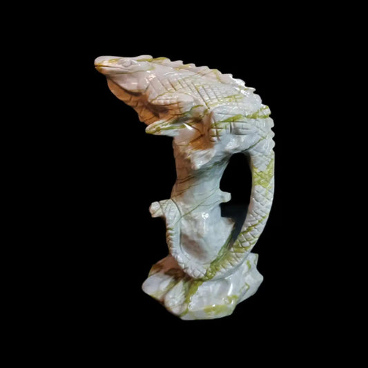 The Stone of Fortune and Serenity: Green Jade Lizard Carving - CMP